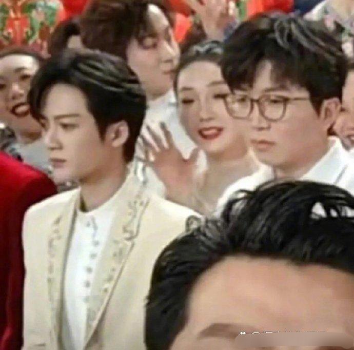 原来还真的有人不喜欢看春晚呢 ​​​