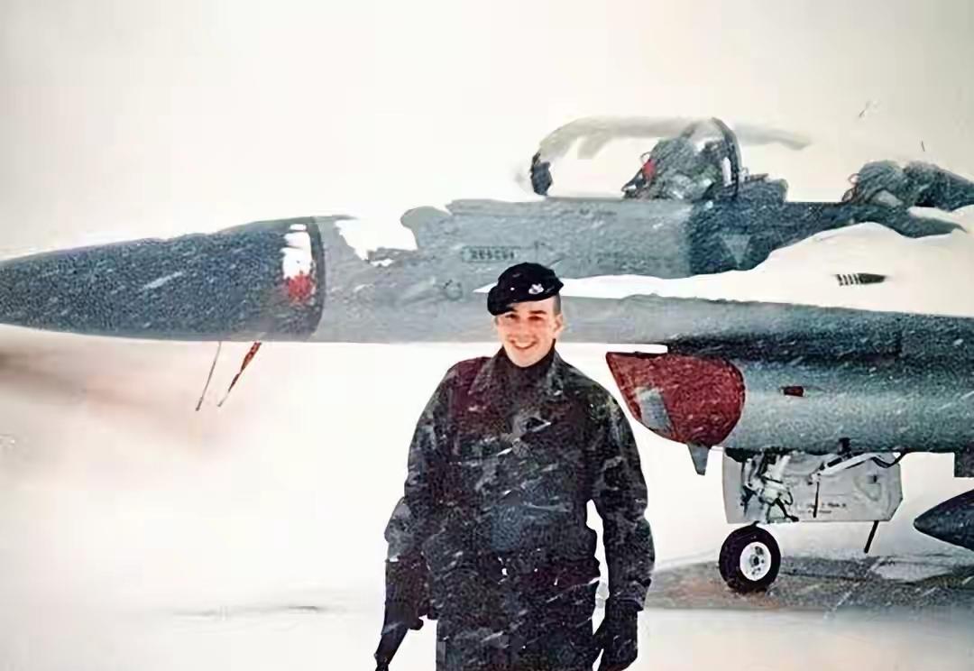 【美俄5小时密谈谈崩了！普京拒在领土上退让，泽连斯基希望落空】

克里姆林宫那盏