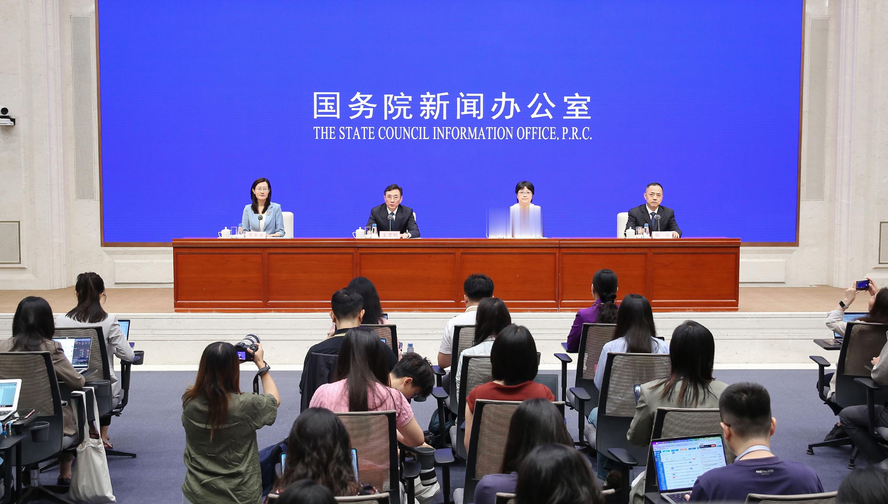 工信部点名表扬了比亚迪，聊聊它为什么会被点名这些年大家聊电动车，绕来绕去其实就那