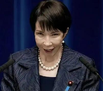 很多人搞错了，中美冲突跟中日冲突根本就不一样，一个是东升西落的较量，一个是你死我