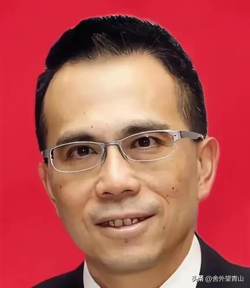 李泽钜这两天的一句表态，算是把的遮羞布扯下来了。
 
原话很直白：未来只投资“尊