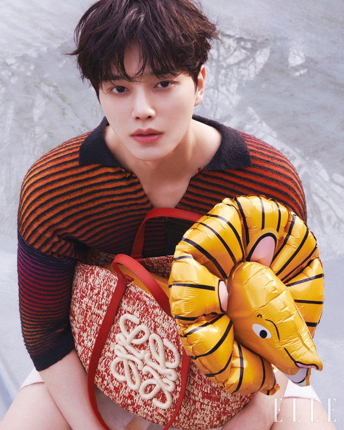 宋江 × LOEWE  ELLE Korea May 2026 📷：Go Wo