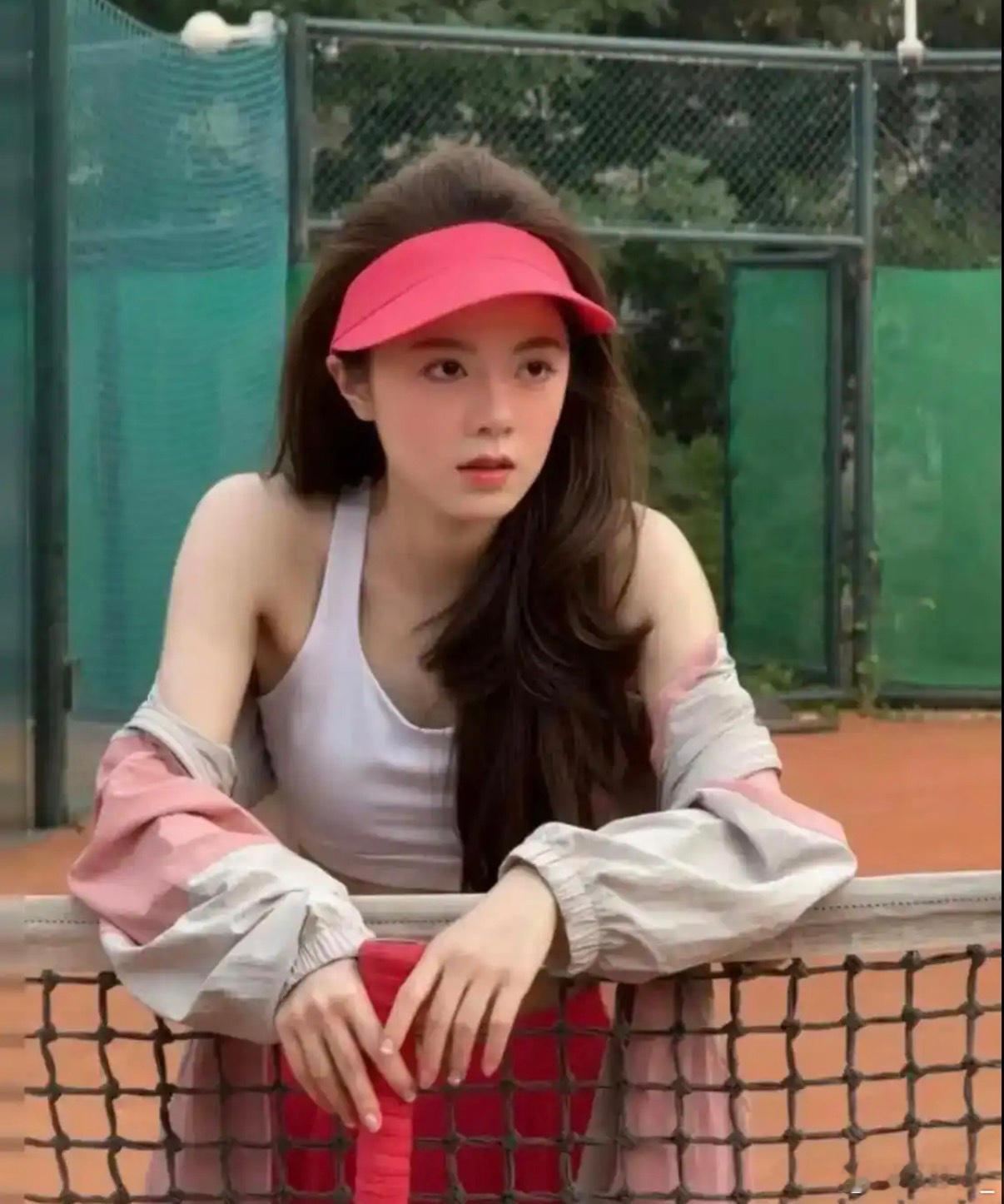 赵今麦网球少女穿搭｜粉白撞色甜妹运动风天花板 赵今麦赵今麦