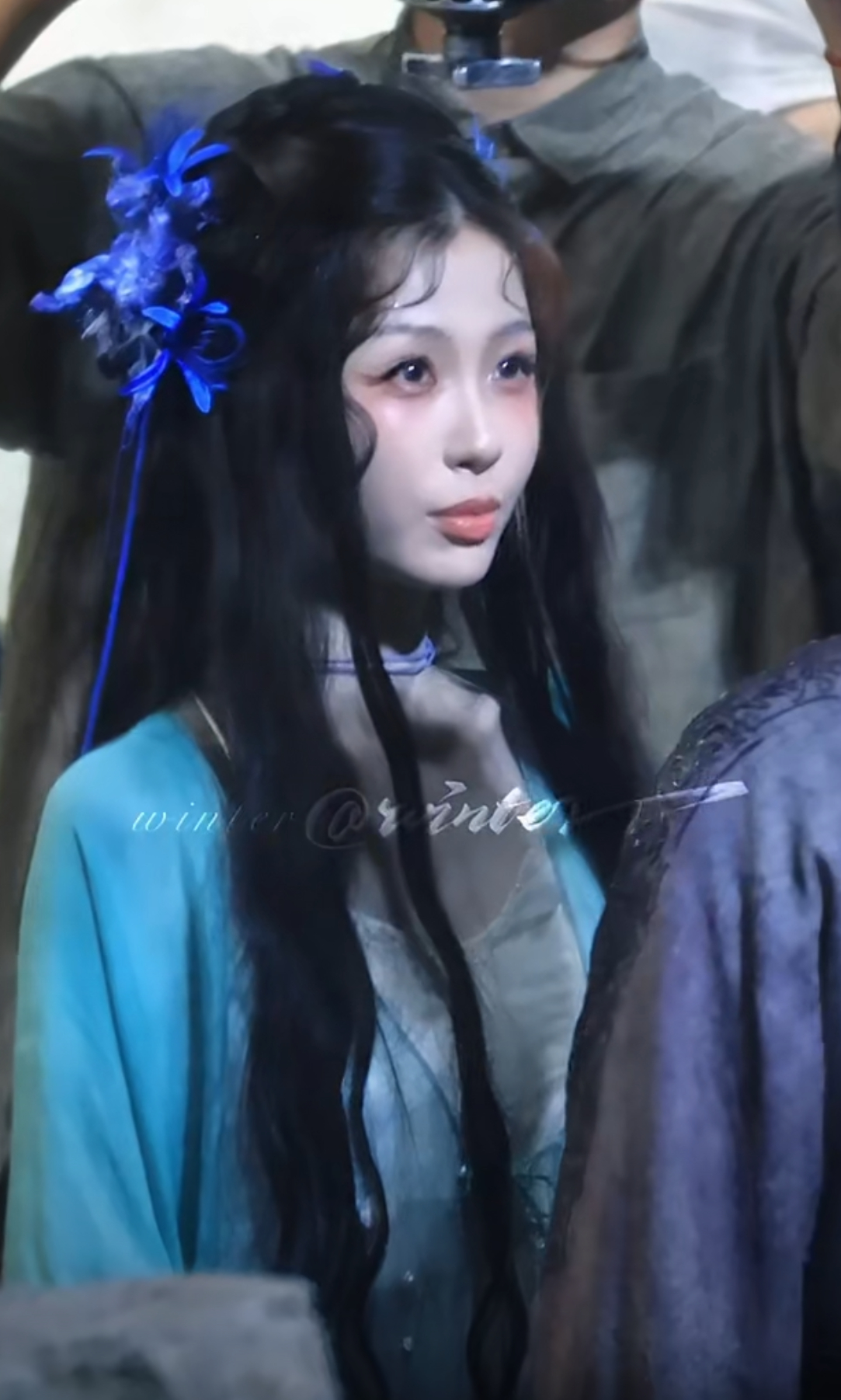 本易小雅粉丝早就说这次的人格不太阳光，一撅腚就知道她要拉什么粑粑，开机的时候鱼丝