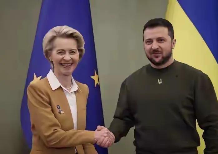 欧盟强推冻结俄罗斯的资金，信誉己为零，造成欧洲各国离心离德，离崩溃解散不远了！欧