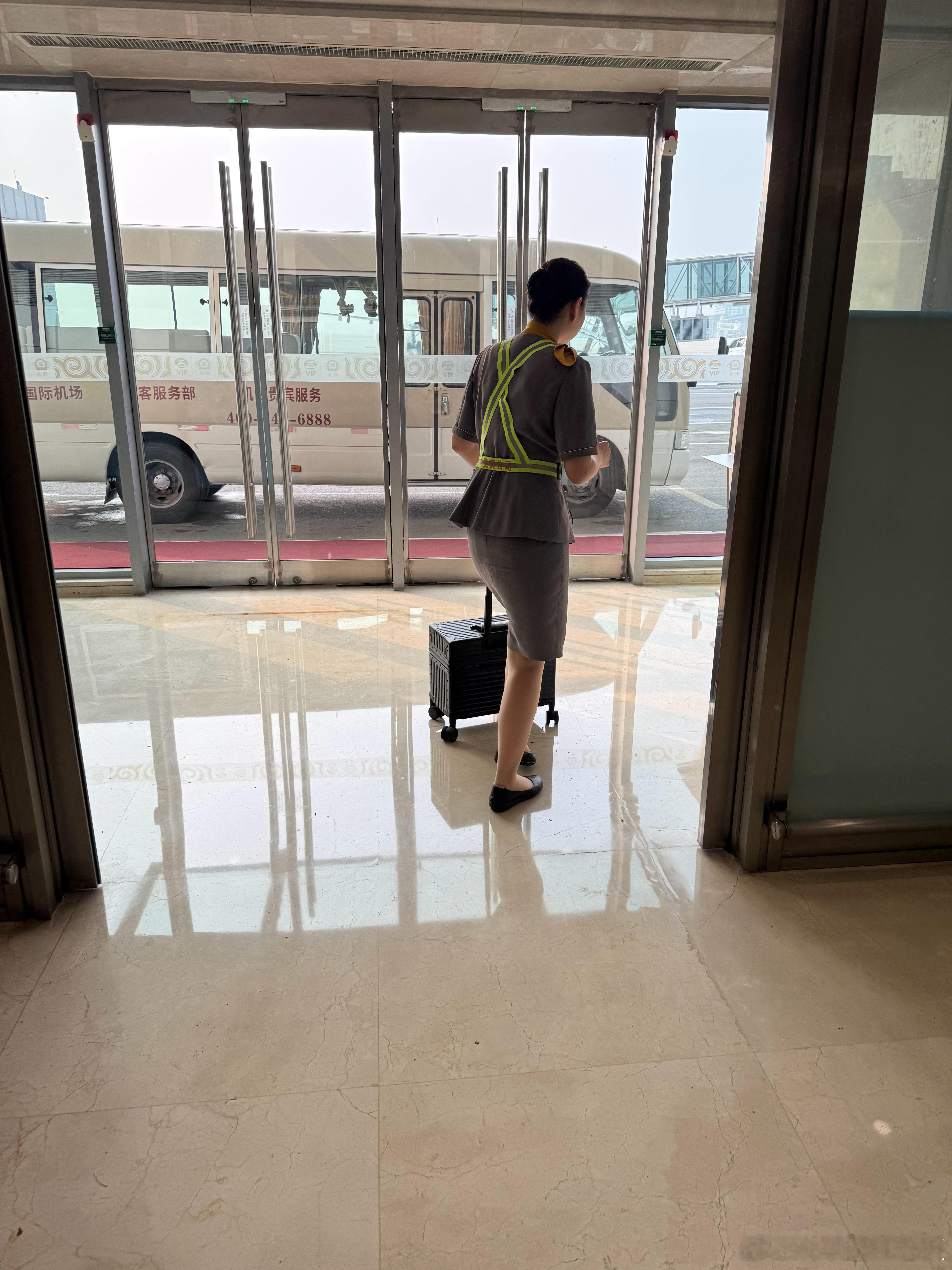 形成改变 [污]回杭州✈️跟姚老板混一天吃9顿[超话] ​​​