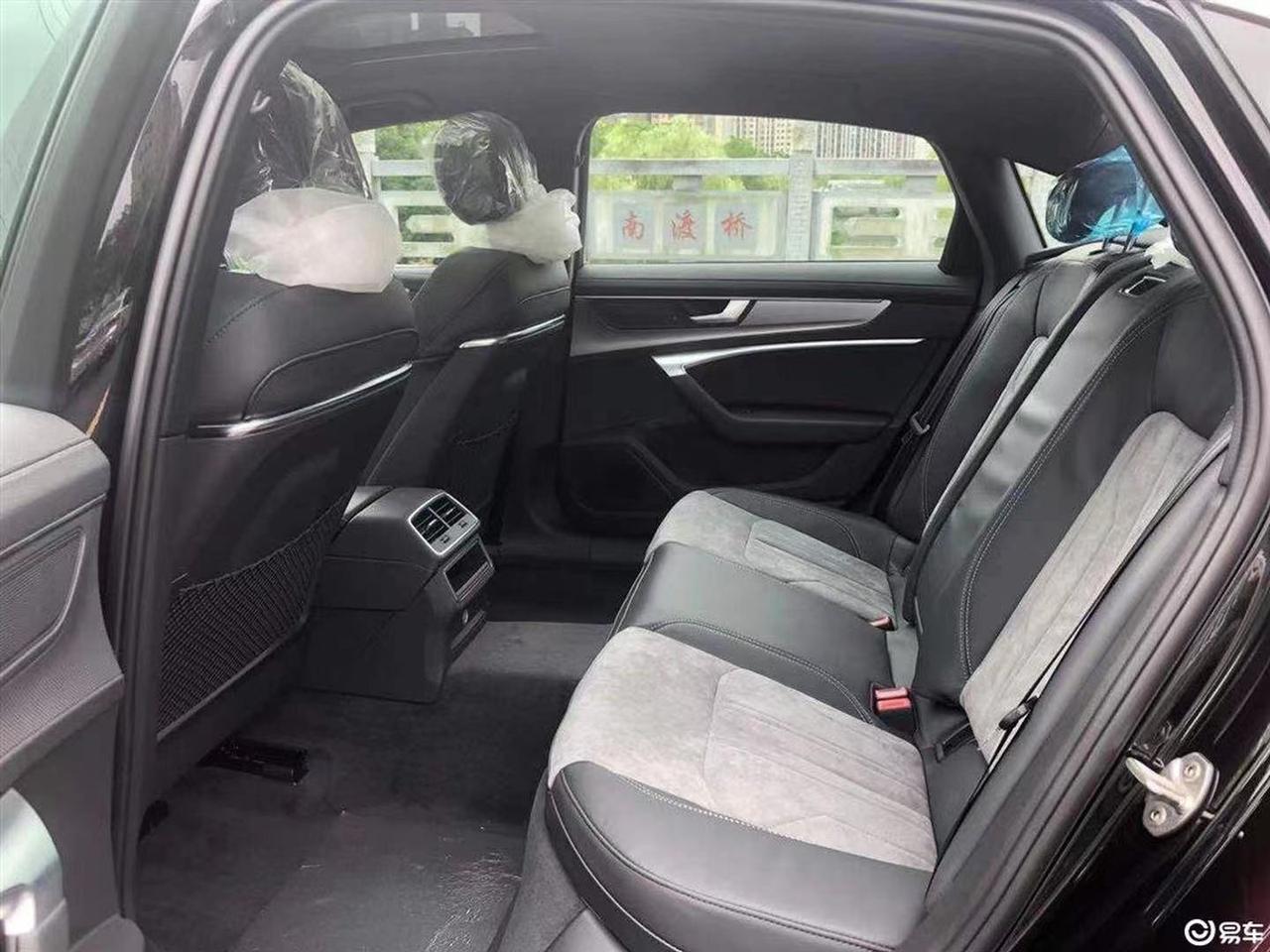 【车主：方向盘很上手，开起来觉得自己和它都融为一体了】
奥迪A6L 2021款 