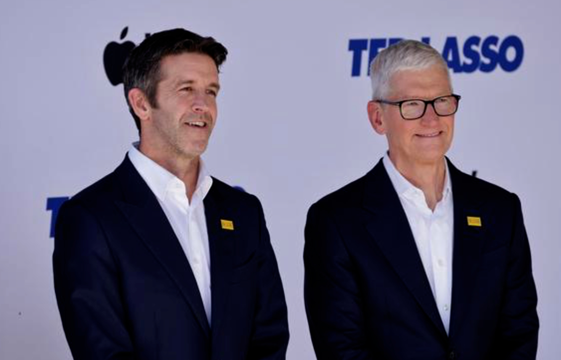 苹果新CEO该延续库克路线吗 我觉得从出发点上，特努斯就不会再走库克的路线了！特