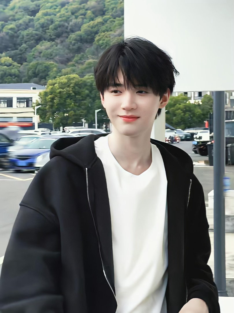 周翊然声音好苏周翊然男友感语音 周翊然这个语音我可以循环一整天！声音苏到骨子里，