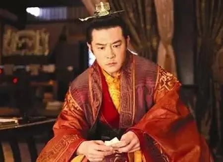 正史里藏着一位画风极度清奇的皇帝：他闻不得女人味儿。哪怕隔着几步远，他都说能闻到