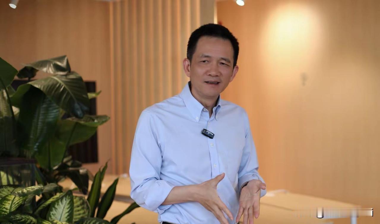 姚洋说，这没有任何一个行业，至今能够替代房地产。你吃喝喝多少年，你才能吃到，买一