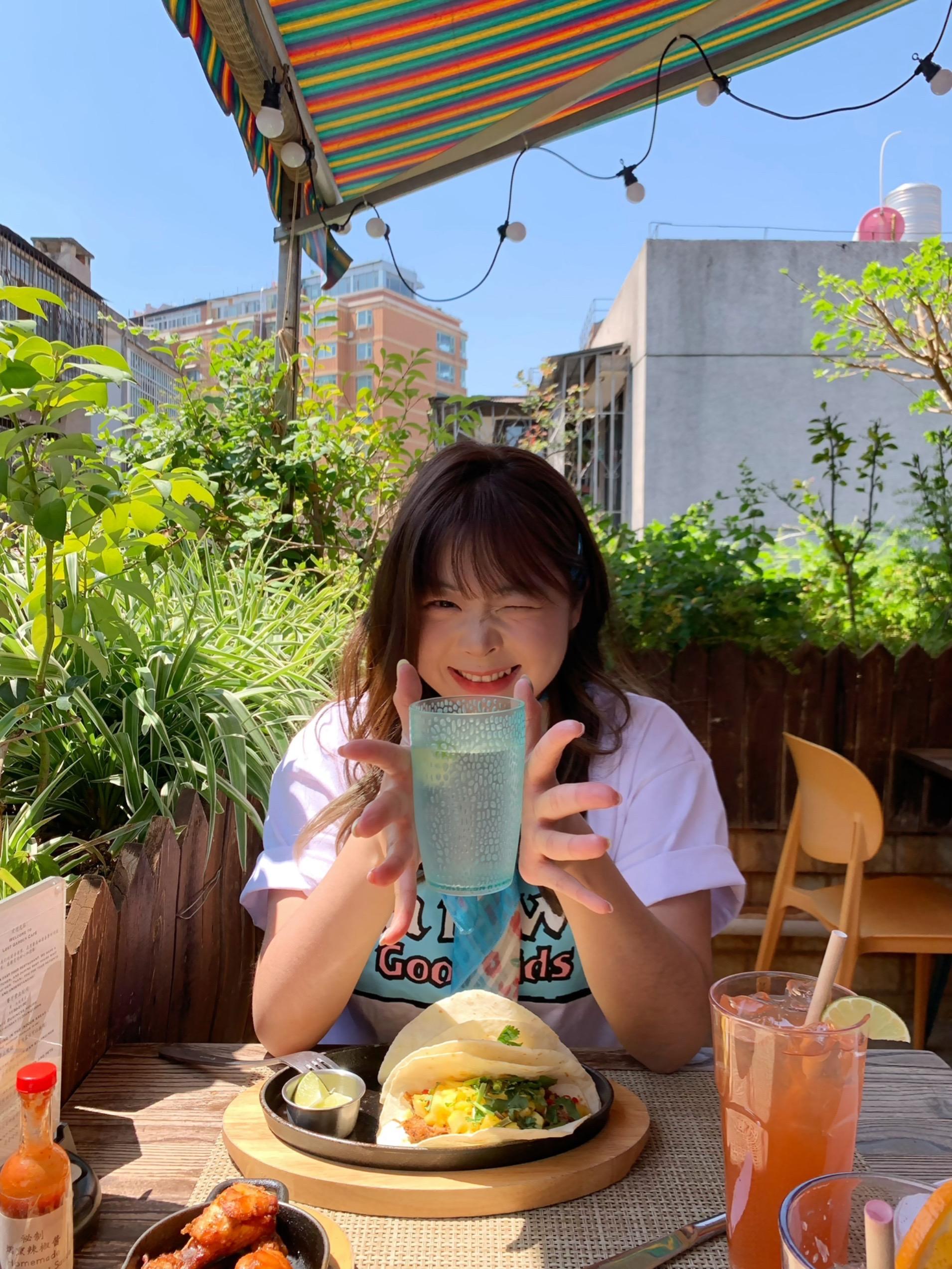 最爱夏天的少女。