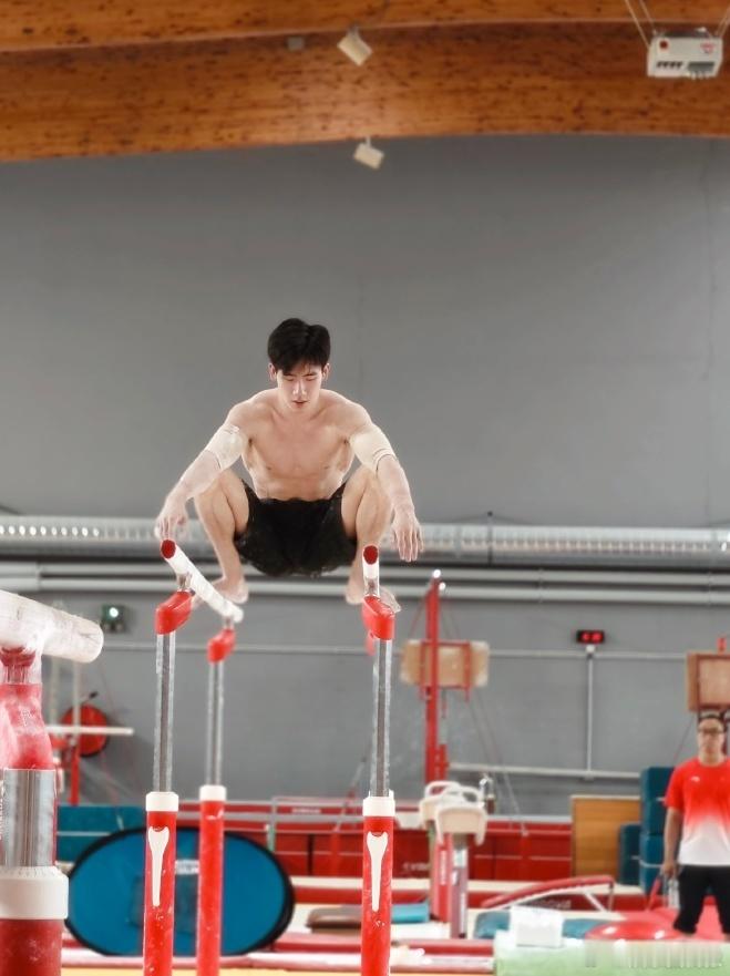 #被大家看张博恒比赛的方式卷到了#  为张博恒的喝彩~ 粉丝晒的图揭示了当下看比