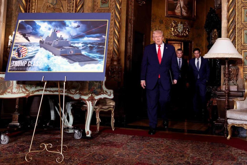 美国总统特朗普联同国务卿鲁比奥、国防部长海格塞思及海军部长费兰在佛州马阿拉歌庄园