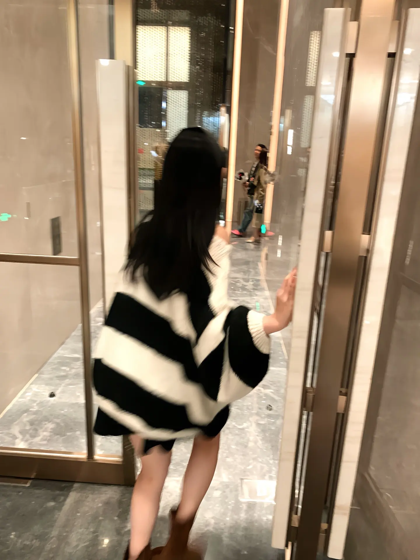 总以为烂尾了 其实下一页更幸福