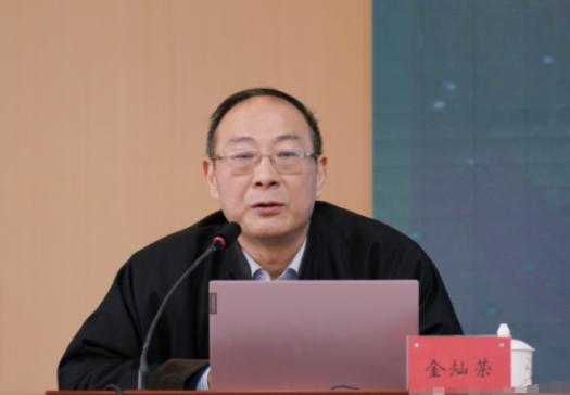 金灿荣教授有句话，真是一下子点醒了不少人。他说：“俄罗斯的很多动作，明眼人一看就