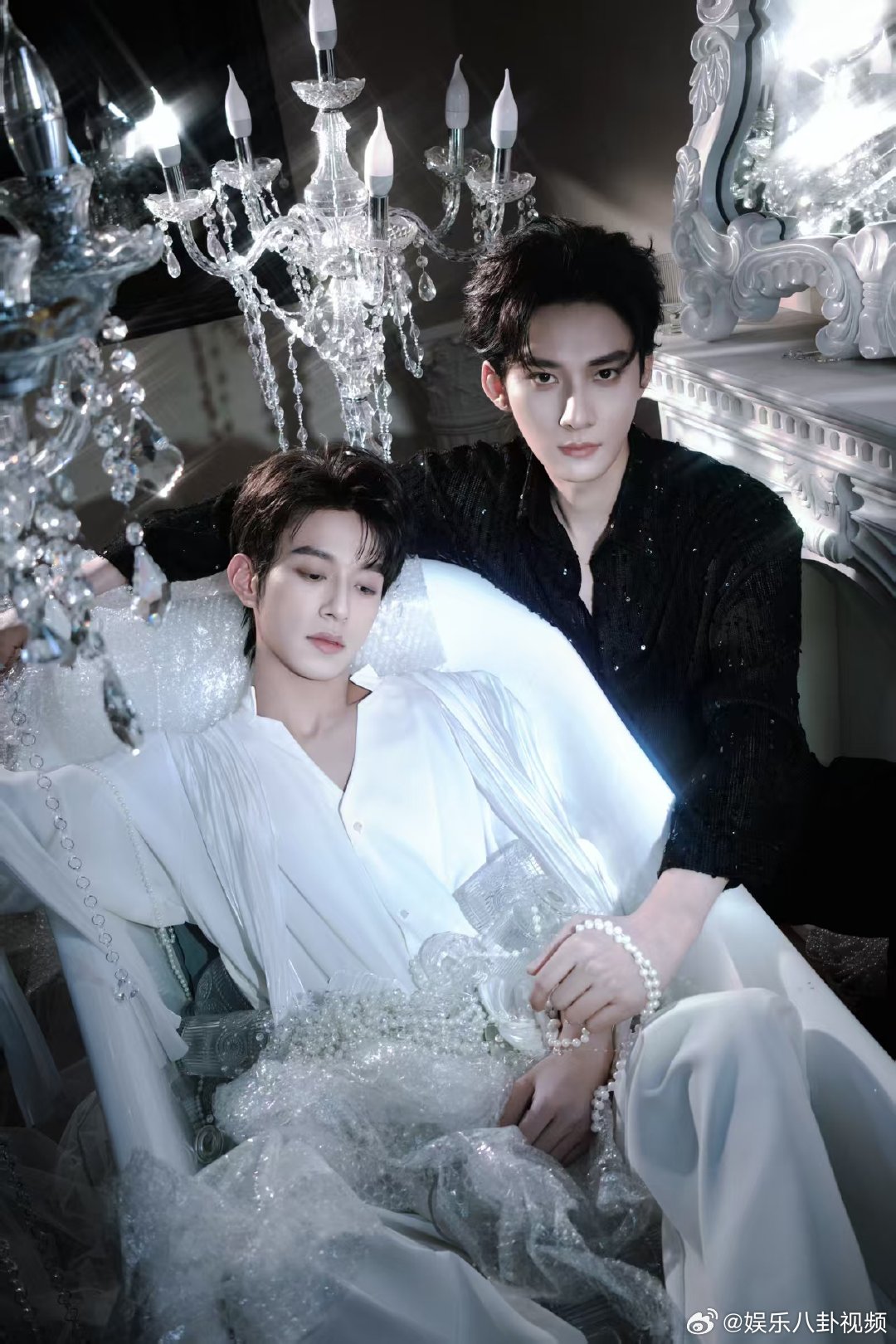 江衡李沛恩浴缸大片江衡李沛恩浴缸合照 哈哈哈我不中了，江衡李沛恩也拍了浴缸大片！