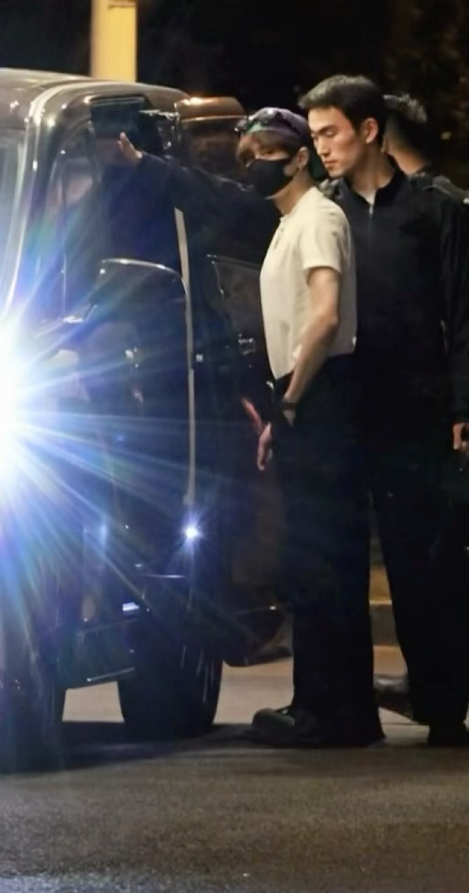 听到大家喊震耳欲聋大卖，专门停下脚步听大家喊完才上车听到大家喊震耳欲聋大卖，给大