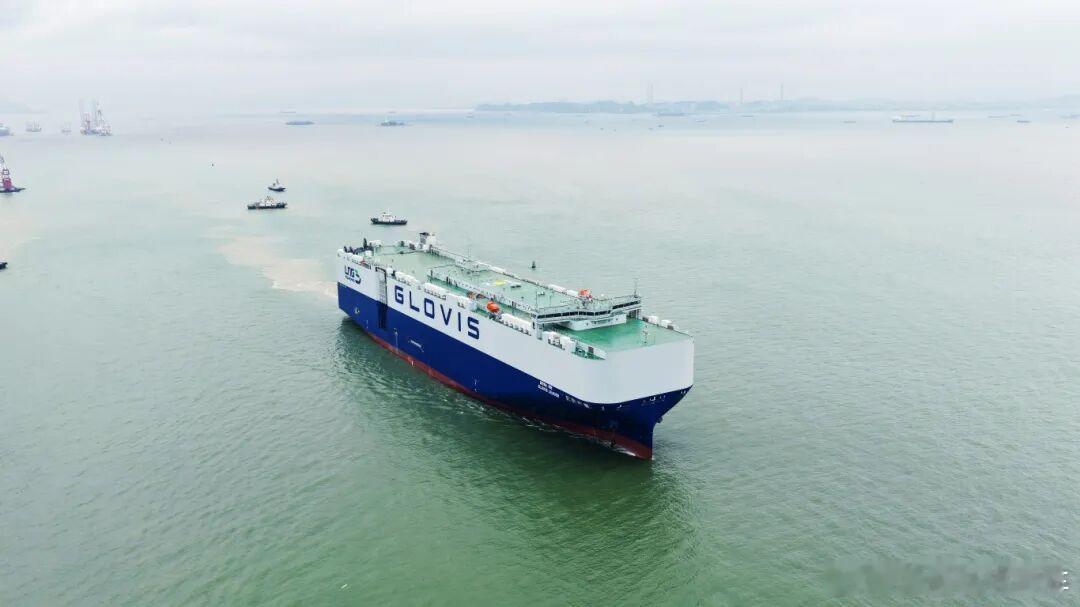 4月28日，中船广船国际联合中船贸易为韩国HMM航运建造的全球首艘10800车汽