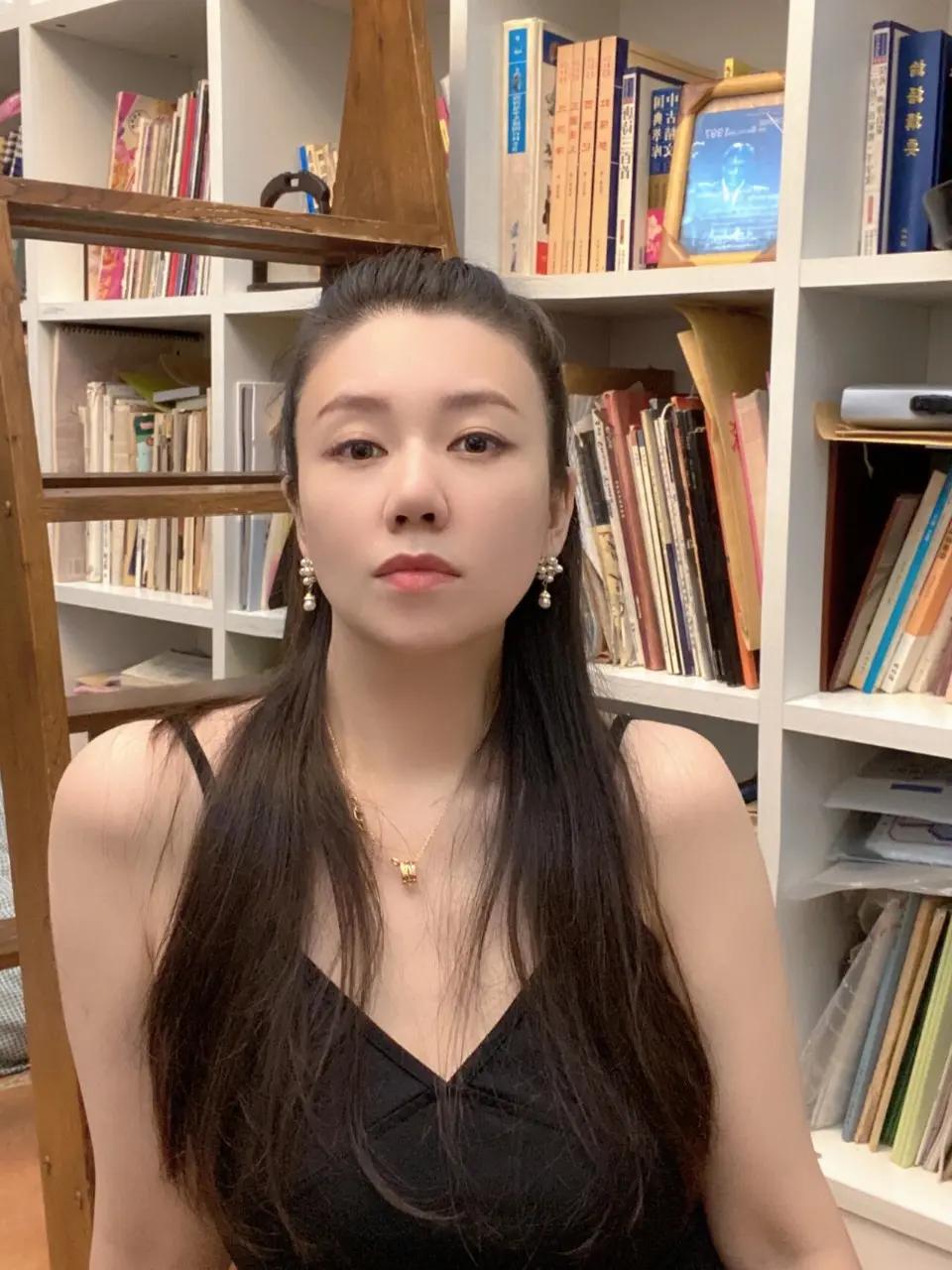 书看多了，活动活动眼睛。