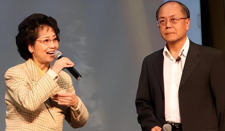 李维康离世，背后贵人曝光！既非枕边人，也非授业恩师，而是她老校长
 

2026