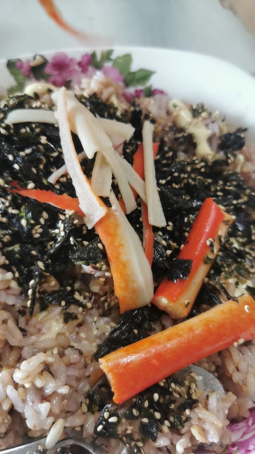 晒图大赛笔记给孩子买了拌料，一碗蟹柳拌饭解决了一顿饭。天气热了确定不想做饭，炒菜