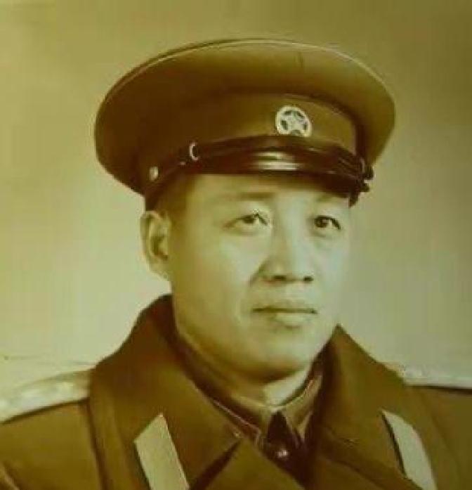 1950年志愿军团长范天恩带两千余人失联多日，由于私自率部赶入松骨峰战场竟然成了
