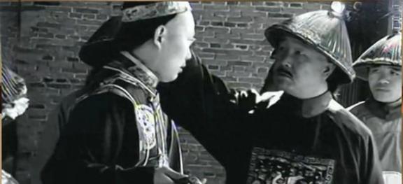 1712年，康熙问自己的奶妈：“你儿子官做得怎么样”，奶妈答：“噶礼这小子贪赃枉