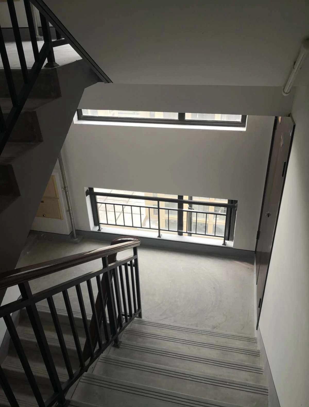 楼下的老头92岁，
无病无痛，睡着的时候去世了。
他儿子很开心，逢人就说他父亲服