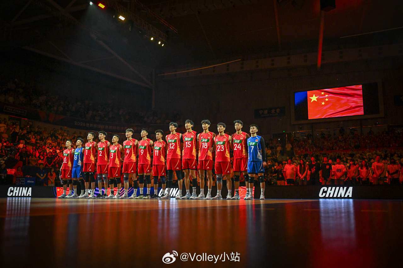 亚运会男排1/4决赛，中国男排3比0泰国男排（25-23 25-23 25-19