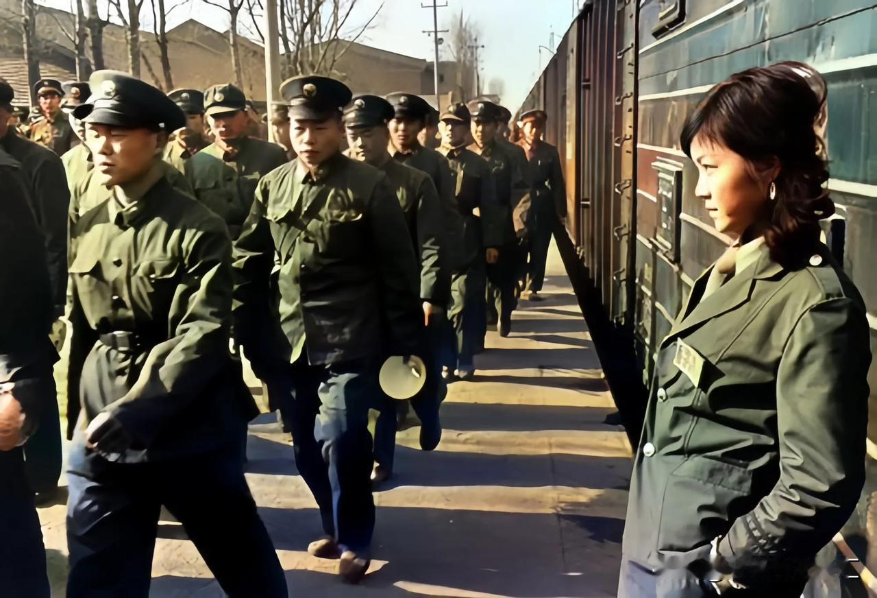 1985年3月，宝鸡驻军士兵奔赴老山前线