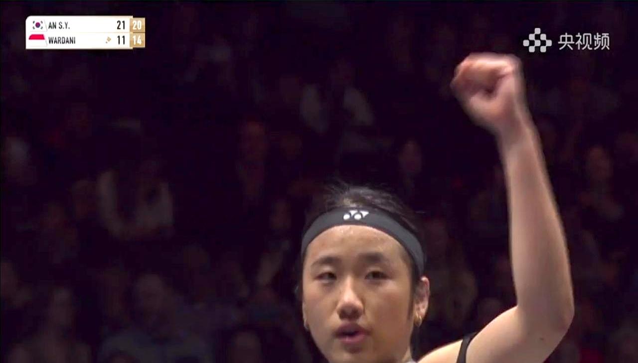 明明赢得很轻松。
38分钟收工，世界第一安洗莹以21:11、21:14送走赛会6