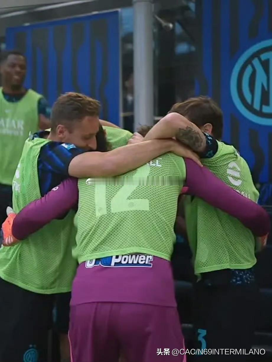 DOUBLE🏆🏆💙🖤 ​​​

我们的第三门将，蓝黑的孩子，
得知要上场