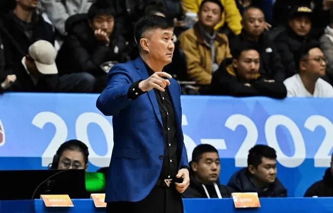 杜锋：比赛比较精彩&但可惜输了，希望通过比赛能有一些收获