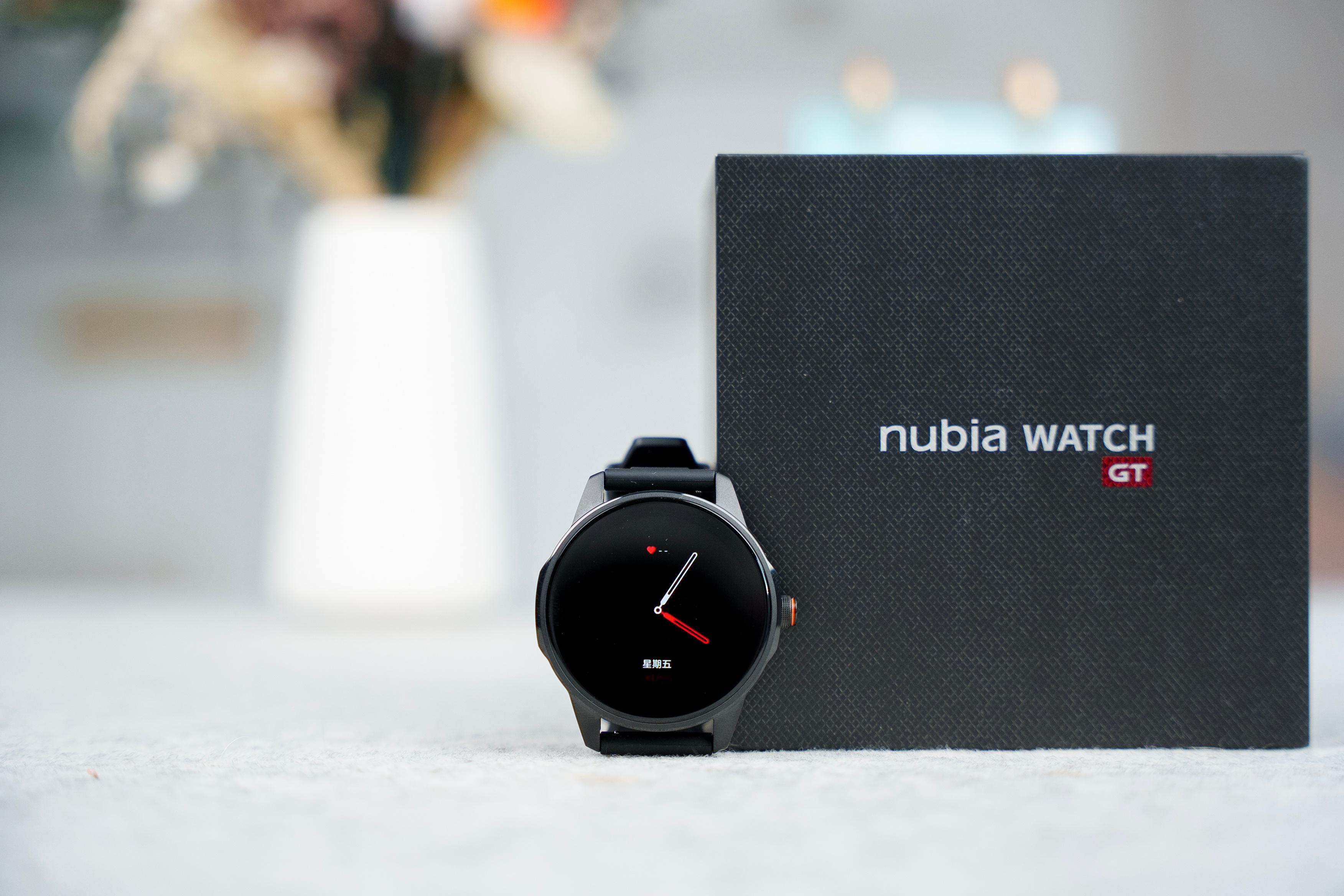 新拍一组Nubia Watch GT，我们拿到的是黑色款，相当有运动范儿。屏幕1