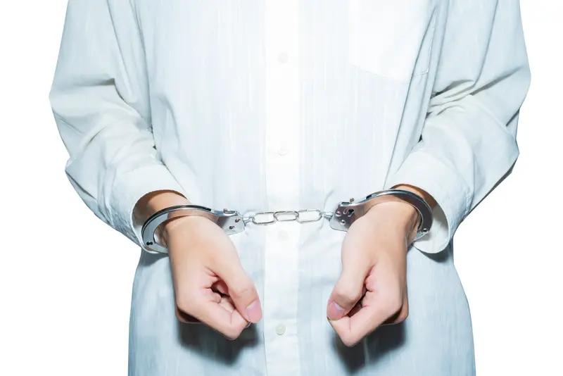 6月10日北京，28岁女子爱贪便宜 网购121件服装，用旧衣服调包 ，恶意退款2