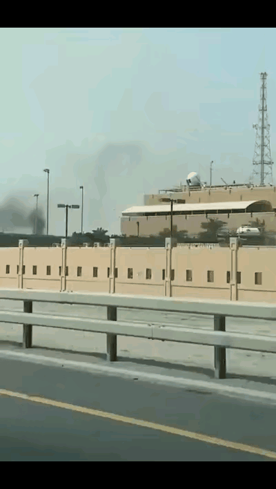 伊朗出手就是硬气！导弹精准命中巴林美军基地，这场反击来得快、准、稳，直接打破了被