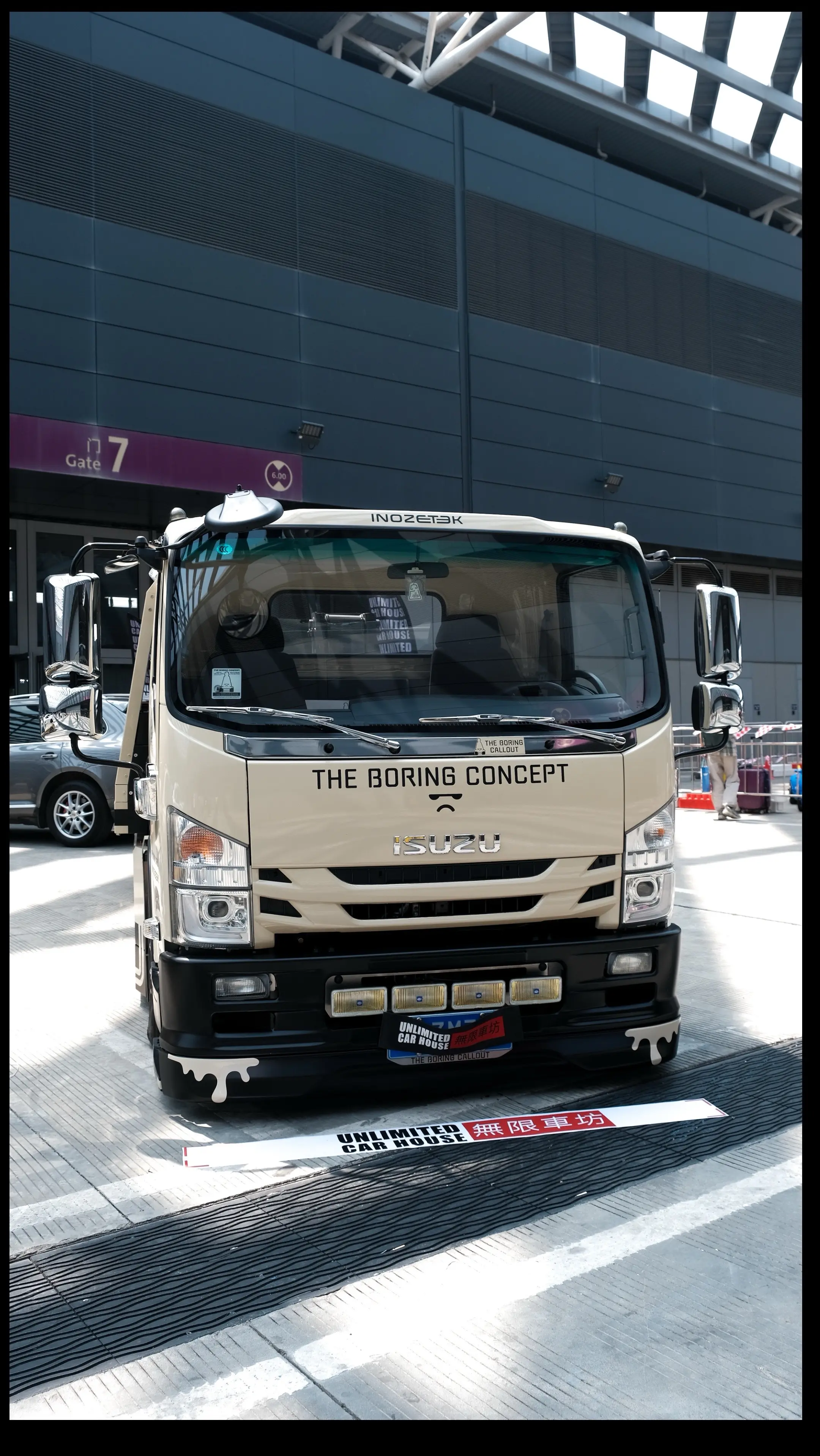 TBC联名款拖车。