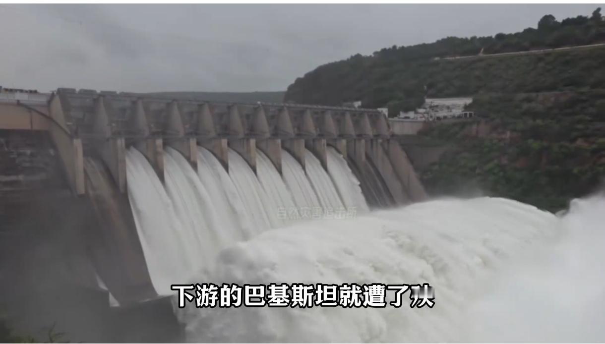 印度大坝放水这事儿，真可能引发地区冲突。12月19日，巴基斯坦副总理伊沙克·达尔