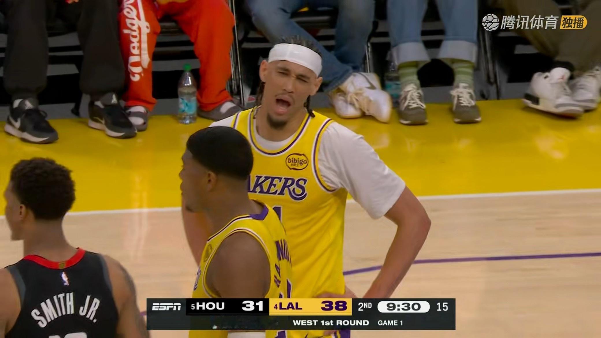 湖人犯规累积的很快，4次了火箭vs湖人