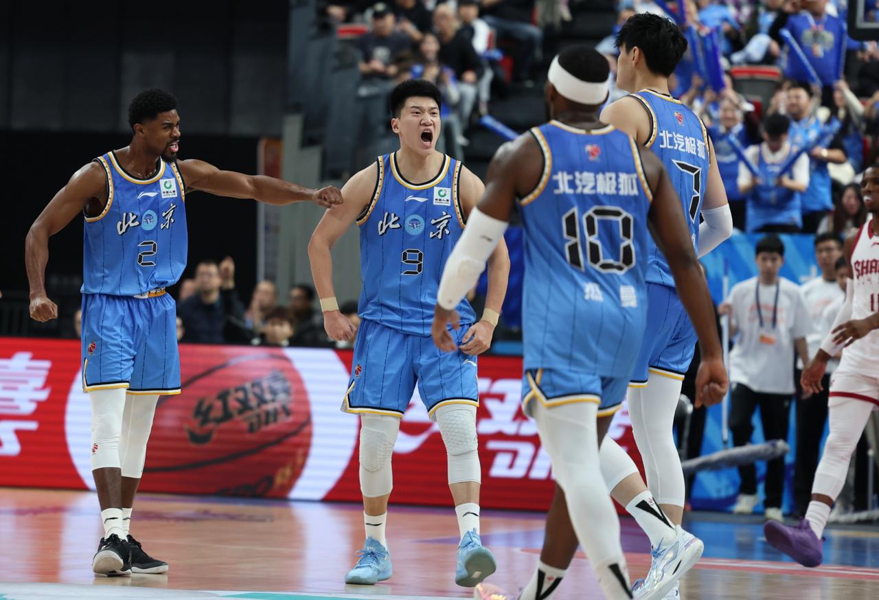 拒绝被三杀！广州队也想通过一场比赛的大胜成功捍卫主场，但他们真的能够在自家的主场