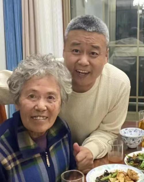2015年，山东45岁男子因生意失败，负债4600万元，妻离子散，万念俱灰之际，
