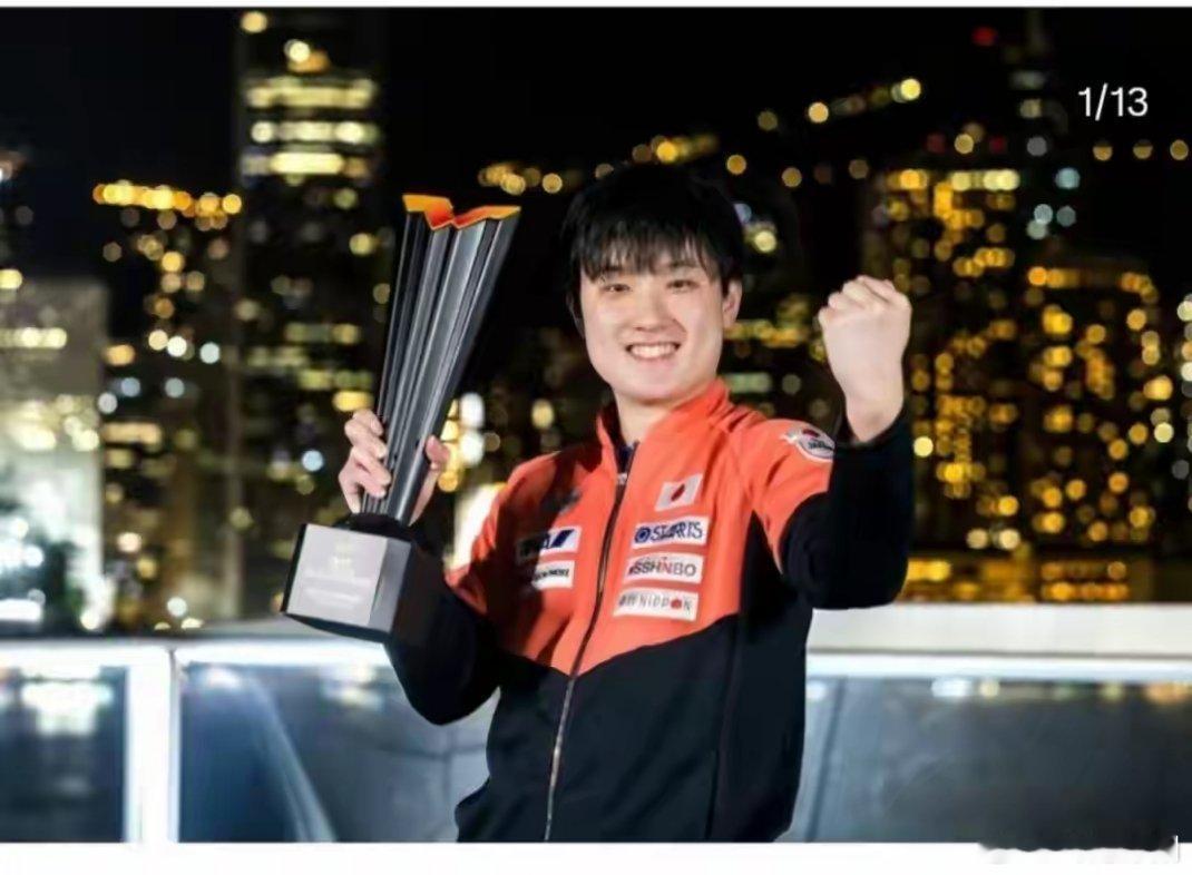 张本智和首夺WTT总决赛冠军！发文晒父子合影庆功，国乒迎来最强劲敌2025年12