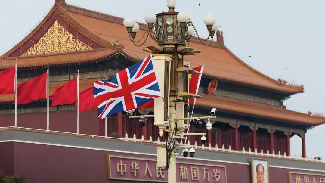 斯塔默访华转舵引骂战 背后的深层矛盾全是现实算计
 
英国首相斯塔默访华放弃五年