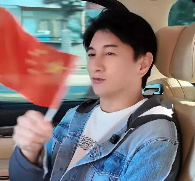 吴奇隆举国旗被取消活动，本人回应：不赚钱也是这个立场