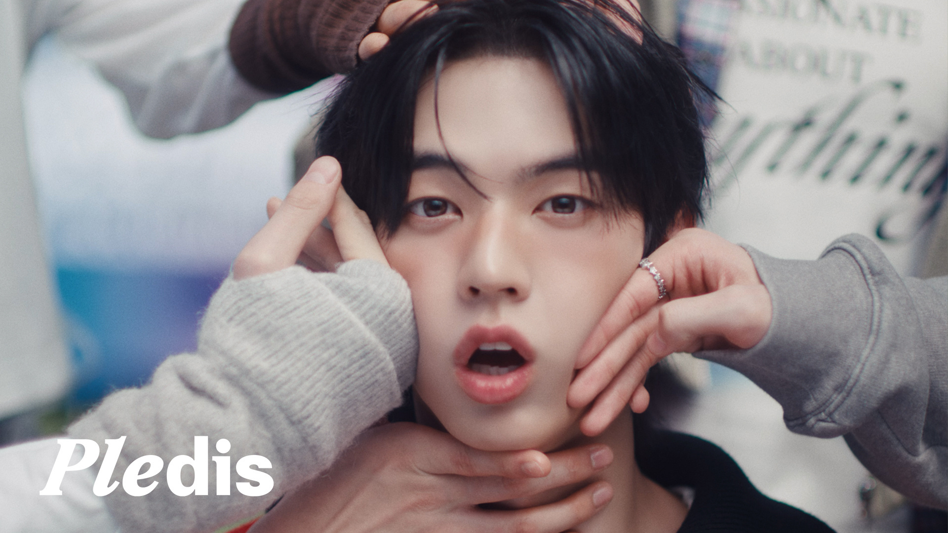 金道勋这是看到了申惟的什么吗 怎么做出这个表情 ​​​