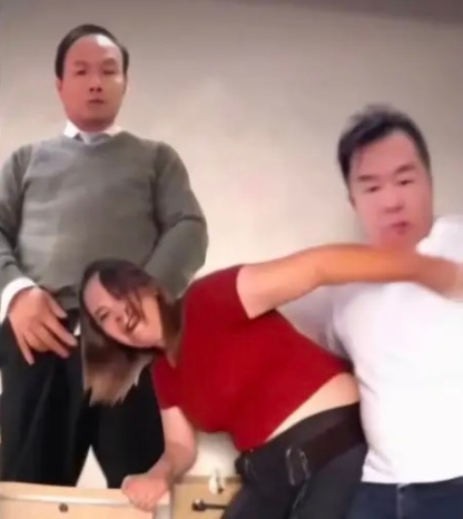 ladygaga疑似代孕 辟谣，Lady Gaga并没有没有代，Gaga怀中抱的