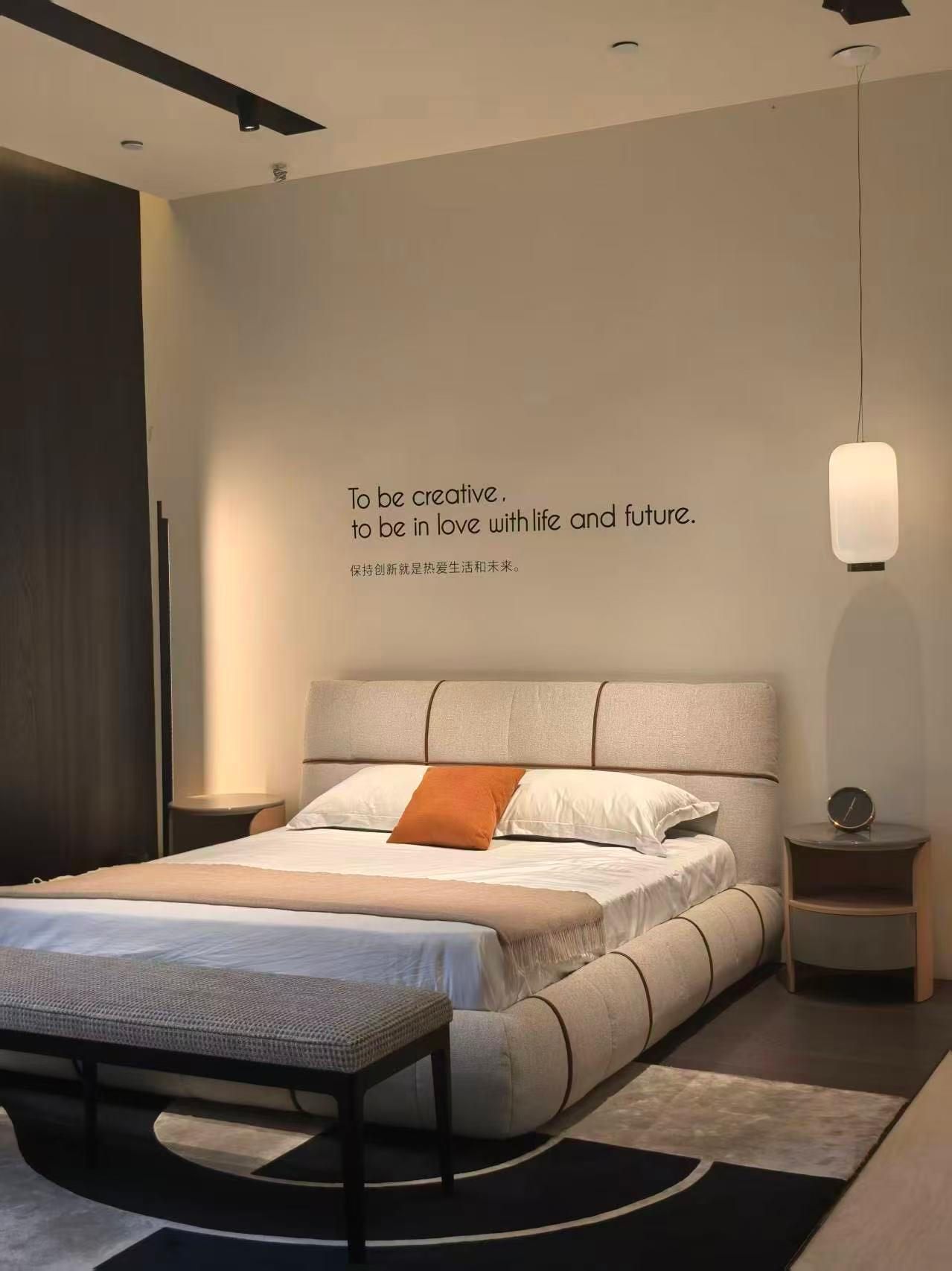 买家具一般只做床、沙发、餐桌这种大件预算。孰不知，椅子、床头柜…才是杀手