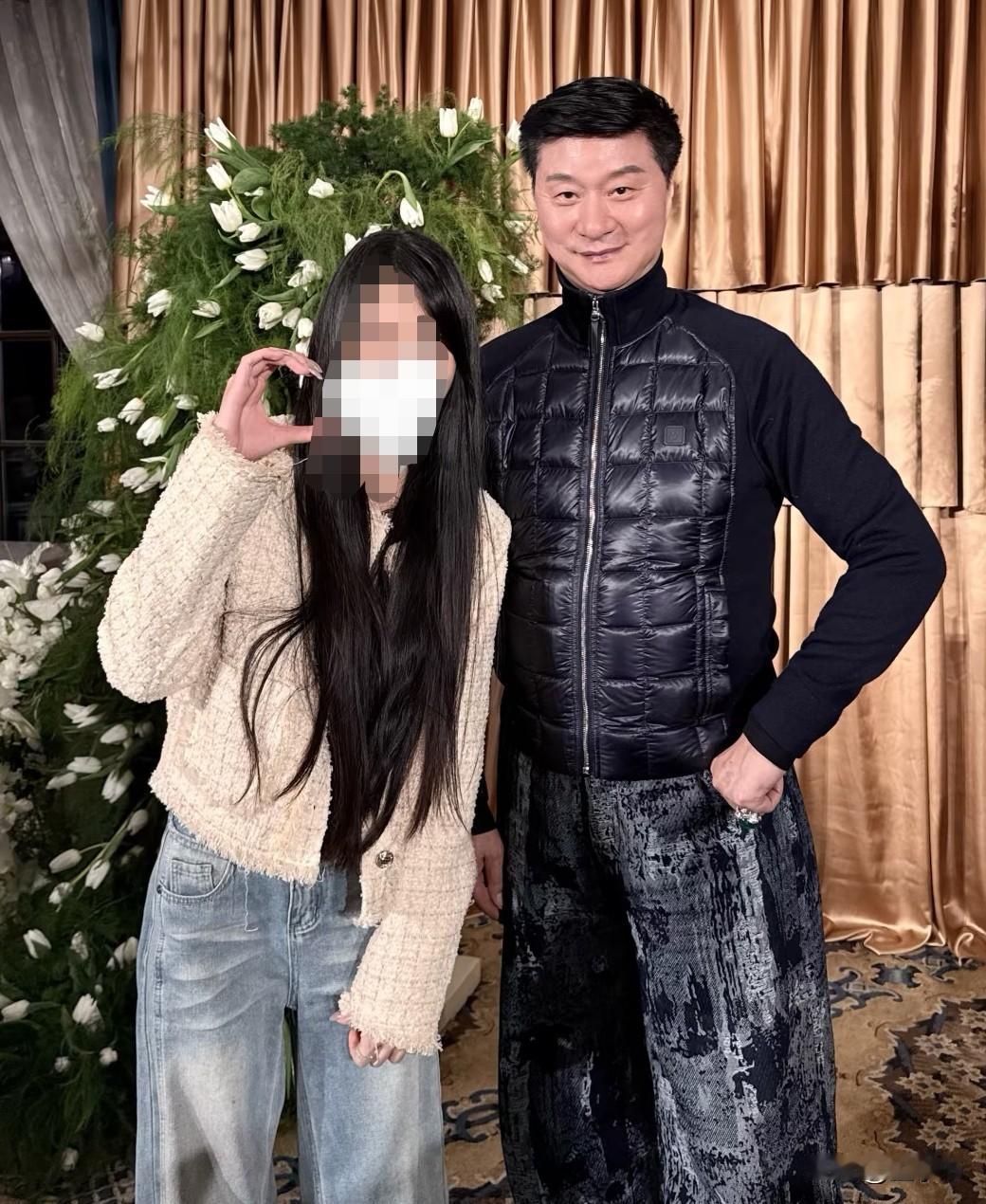 75岁的范丞丞老爸参加婚宴，
给所有中老年人提了个醒，
不管年纪再大，有钱没钱，