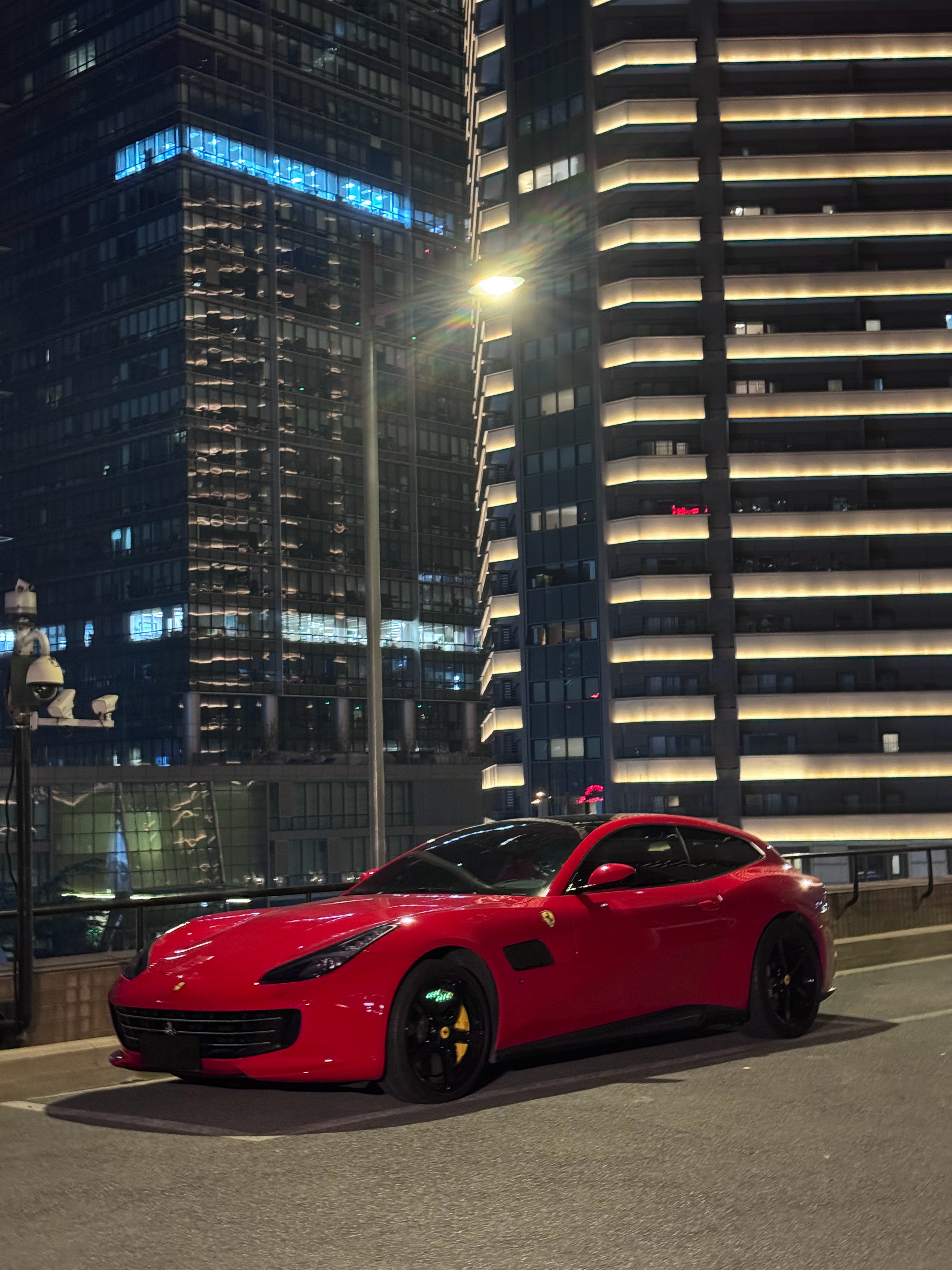 也可以不离职，可以开法拉利兰博基尼上班，开牛马当牛马不好吗？员工中了1500万彩